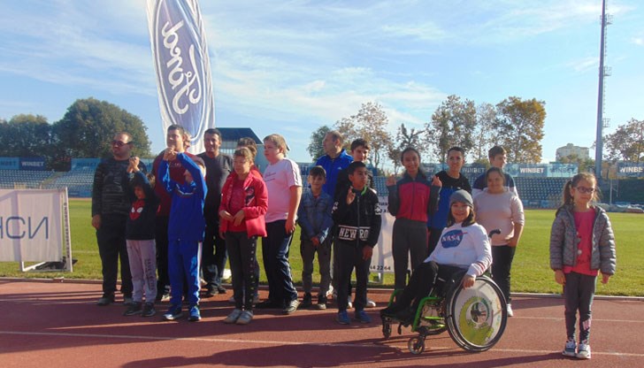 21 деца се включиха в малка спортна надпревара, за да усетят тръпката от това да си на пистата 21 деца се включиха в малка спортна надпревара, за да усетят тръпката от това да си на пистата