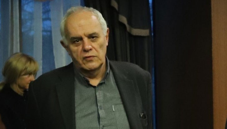 Ако лидерът на ДБ приеме да разговаря, той директно им дава властта Ако лидерът на ДБ приеме да разговаря, той директно им дава властта