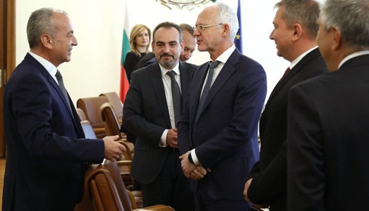 Работи се по механизъм за компенсация на цените на електроенергията Работи се по механизъм за компенсация на цените на електроенергията