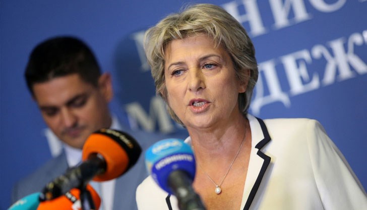 С това се слага край на хаоса в моторния спорт у нас, произведен от бившия министър Радостин Василев С това се слага край на хаоса в моторния спорт у нас, произведен от бившия министър Радостин Василев