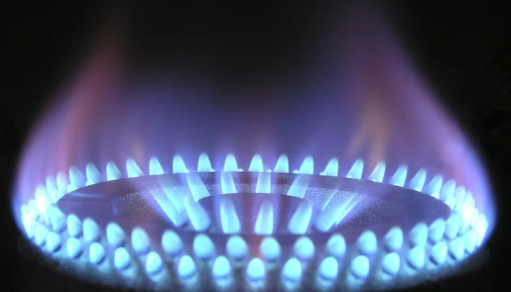 Държавният обществен доставчик е внесъл в енергийния регулатор за окончателно утвърждаване цена от 233 лв./МВтч