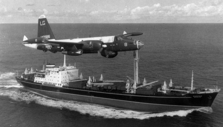 Ескалацията на напрежението между Вашингтон и Москва през 1962 година предизвиква паника в целия свят