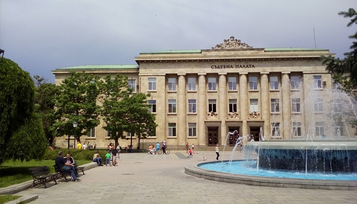 Мъжът вече има две присъди - за хулиганство и за управление на превозно средство след употреба на кокаин