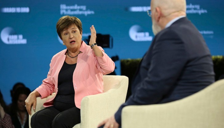 Според Георгиева ще отнеме време - до 2024 година, за да се усети положителният ефект от вдигането на лихвите в световен мащаб