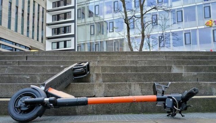 Мъжът е получил контузия на главата, фрактура на носа и разкъсна рана на десния клепач