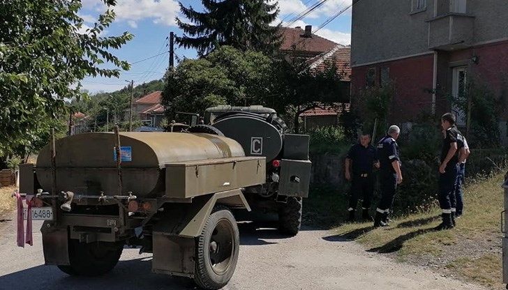 Ще бъде изготвен график за раздаване на вода на населението Ще бъде изготвен график за раздаване на вода на населението