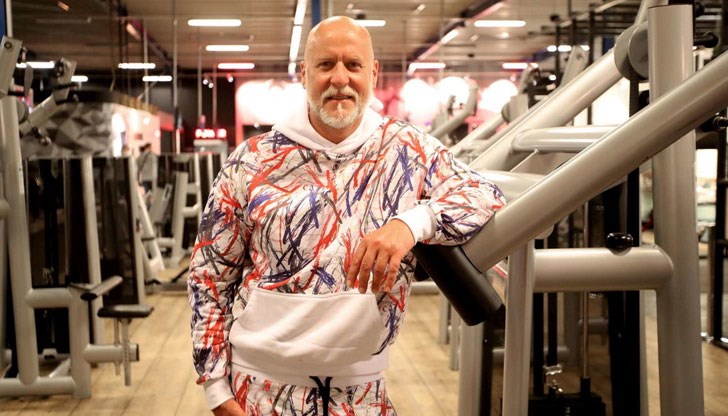 Сред пасажерите е имало две деца. Телата на пътниците все още се издирват