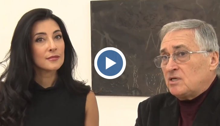 Куратор на експозицията е Христина Бобокова