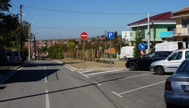 В момента се извършва благоустрояване в парковото пространство на отсечката В момента се извършва благоустрояване в парковото пространство на отсечката