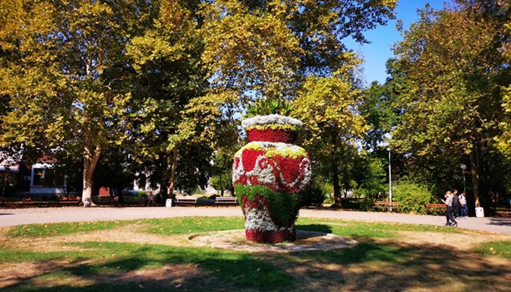 Стартът на спортното събитие ще бъде даден в 11:00 часа до Вазата в Парка на младежта