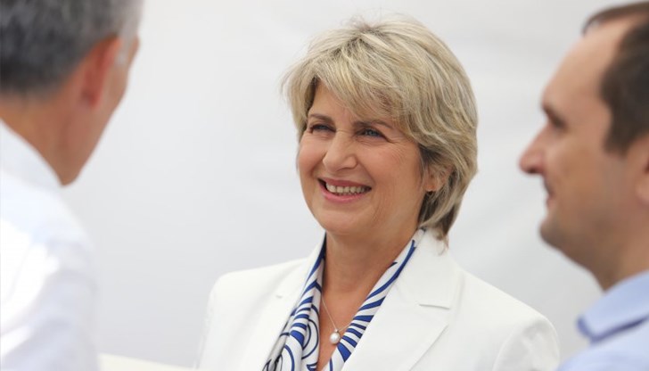 Весела Лечева не е напуснала четири сдружения с нестопанска цел, където е представляващ или член на управителен орган Весела Лечева не е напуснала четири сдружения с нестопанска цел, където е представляващ или член на управителен орган