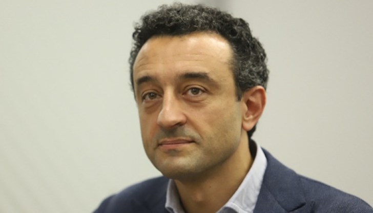 ГЕРБ успяха да лансират един компромисен кандидат в лицето на Вежди Рашидов "през задния вход", заяви той