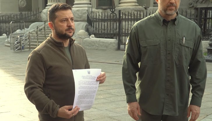 Володимир Зеленски подписа ускорената молба на Украйна за членство в НАТО