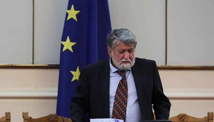 "Аз ще съм щастлив, ако вие днес изберете председател на парламента", каза Рашидов "Аз ще съм щастлив, ако вие днес изберете председател на парламента", каза Рашидов