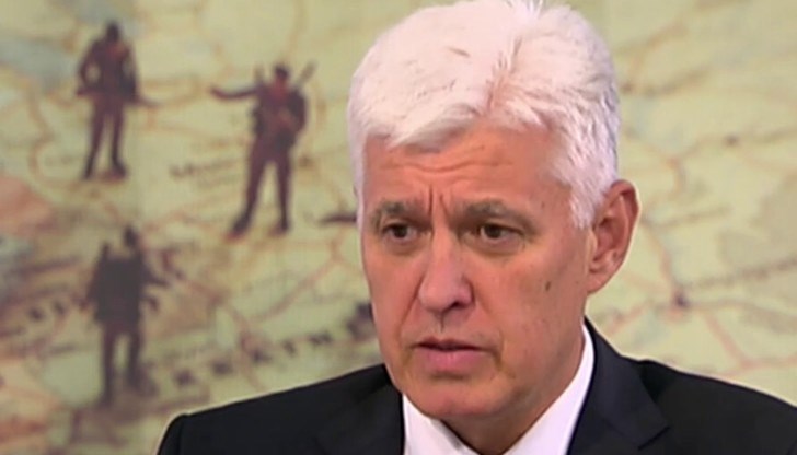 "Те са свързани действия, не е случайно", заяви военният министър "Те са свързани действия, не е случайно", заяви военният министър