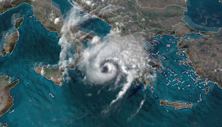 Причината е зараждащата се тропическа буря "Медикейн" близо до Италия