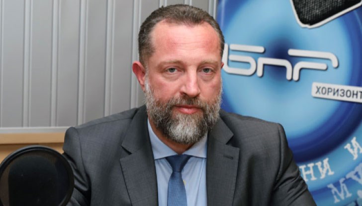 Според Иво Христов, правителството няма да бъде ляво или дясно, а ще е "правоверно евро-атлантическо" Според Иво Христов, правителството няма да бъде ляво или дясно, а ще е "правоверно евро-атлантическо"