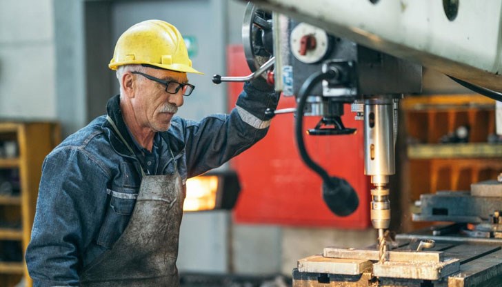 340 хиляди възрастни хора продължават да са на трудовия пазар