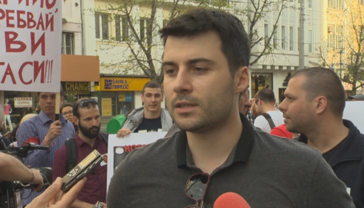 Младият мъж и неговите колеги не бяха екстрадирани от България
