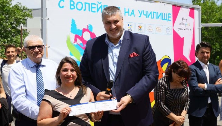 Противоречаща на закона наредба изисква хиляди левове за трансфер на деца