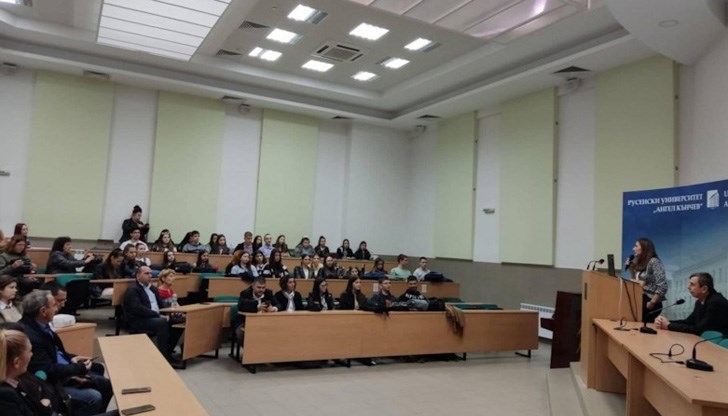 Целта на събитието бе да запознае младежите с концепцията за кръгова икономика