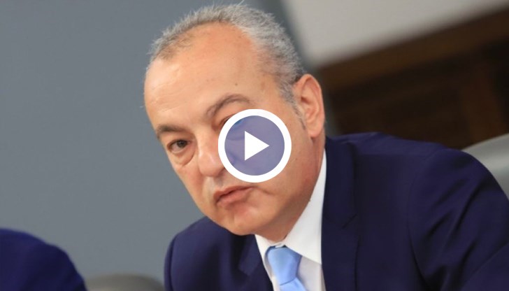 Служебното правителство не разполага с необходимата парламентарна подкрепа, за да предлага свои идеи и политики в интерес на българските граждани