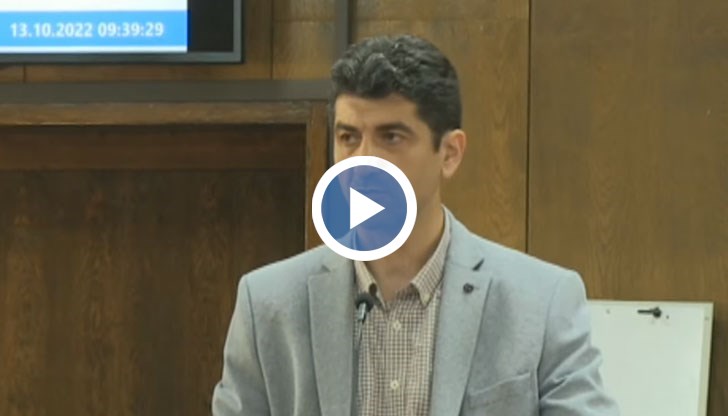 Инж. Илиан Милев отчете напредъка на сесия на общинския съвет