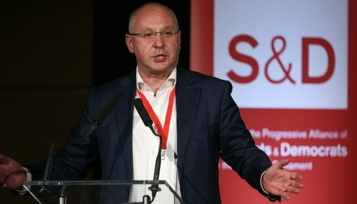 В емоционална реч пред делегати от 57 партии, леви премиери и еврокомисари Станишев обяви, че ПЕС и Европа са оставили огромна следа в живота му