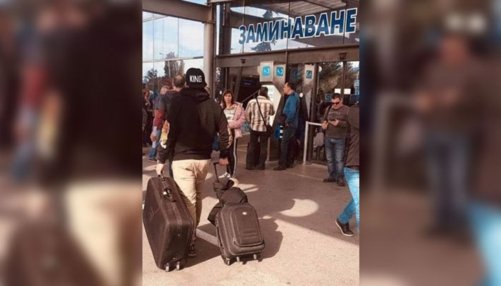 Емиграцията вече не е финансова. Тя е духовна. Децата ни напускат България, защото просто не виждат бъдещето си тук Емиграцията вече не е финансова. Тя е духовна. Децата ни напускат България, защото просто не виждат бъдещето си тук