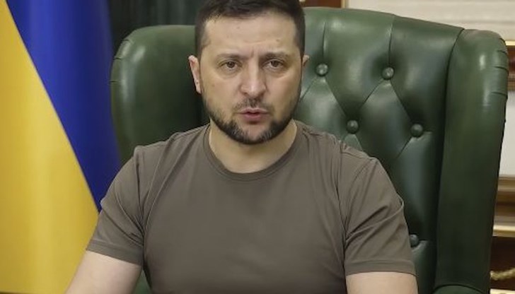 В същото време е отменена наборната военна служба през октомври - декември В същото време е отменена наборната военна служба през октомври - декември