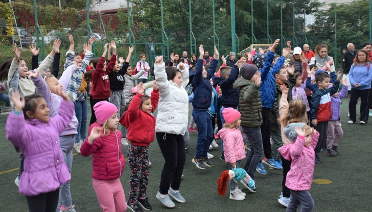 Игри, забавления за малки и големи и концерт бяха част от програмата на празника „Заедно в Дружба“