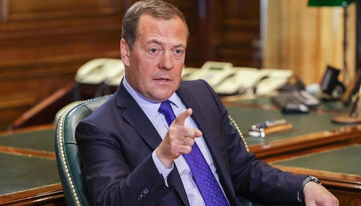 Русия трябва да отговори на украинската атака срещу Кримския мост с “директно унищожаване на терористите”, заяви Медведев