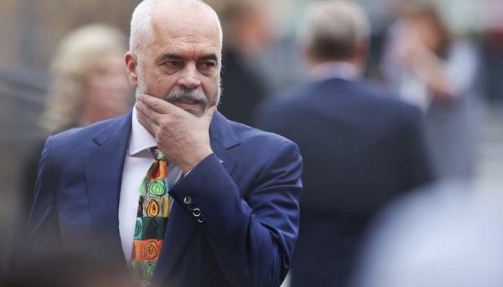 Прави впечатление, че е пътувал със скъпи чартърни полети, а най-честата дестинация на Рама е била Турция Прави впечатление, че е пътувал със скъпи чартърни полети, а най-честата дестинация на Рама е била Турция