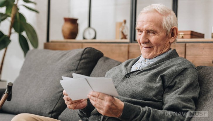 Пенсионерите с най-ниски пенсии ще получат допълнително около 450 евро Пенсионерите с най-ниски пенсии ще получат допълнително около 450 евро
