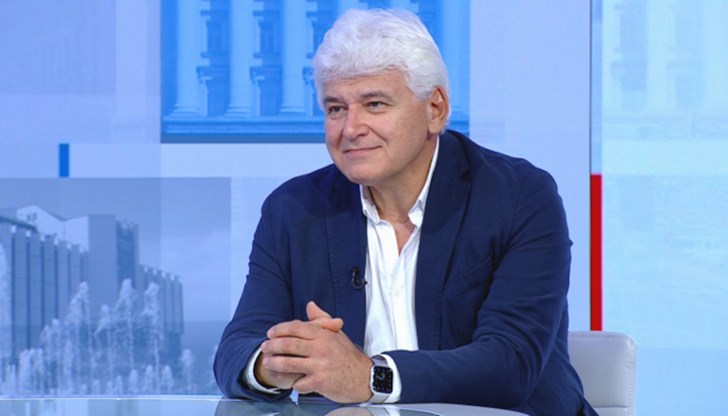 По думите му при нас управлението, което се формира по демократичен път винаги се изражда в клептокраци По думите му при нас управлението, което се формира по демократичен път винаги се изражда в клептокраци