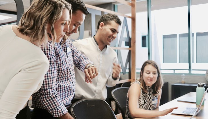 Внимавайте, вашето изказване никога да не започва с отрицание Внимавайте, вашето изказване никога да не започва с отрицание