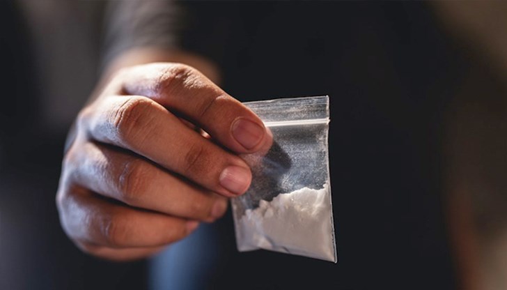 Жената е предала дрогата доброволно на служителите на реда Жената е предала дрогата доброволно на служителите на реда