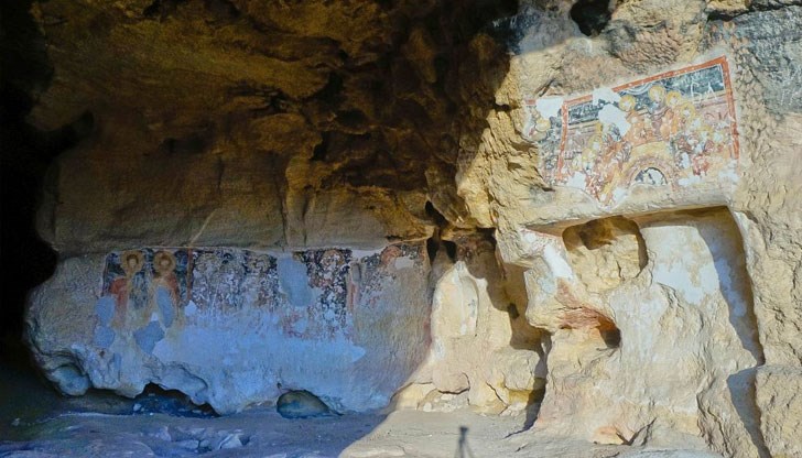 За желаещите да вземат участие в богослужението ще бъде организиран автобусен превоз от град Русе За желаещите да вземат участие в богослужението ще бъде организиран автобусен превоз от град Русе