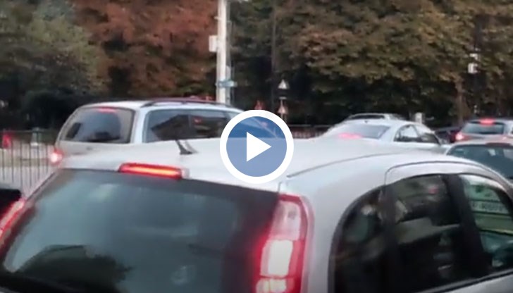 Светофари не работят, а движението е пренасочено