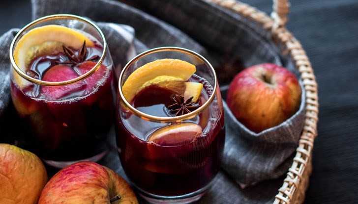 Греяно вино срещу кашлица, враг на стенокардия и вируси. Не забравяйте да пийвате!