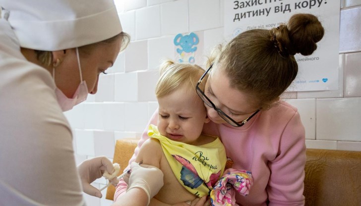 Препаратите на "Пфайзер" и "Модерна" са първите, одобрени в ЕС за деца под 5-годишна възраст