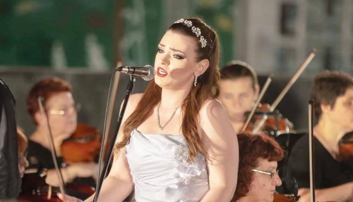 Сопраното Ана-Мария Спатарис ще бъде сред певците, които ще представят красотата на оперното изкуство