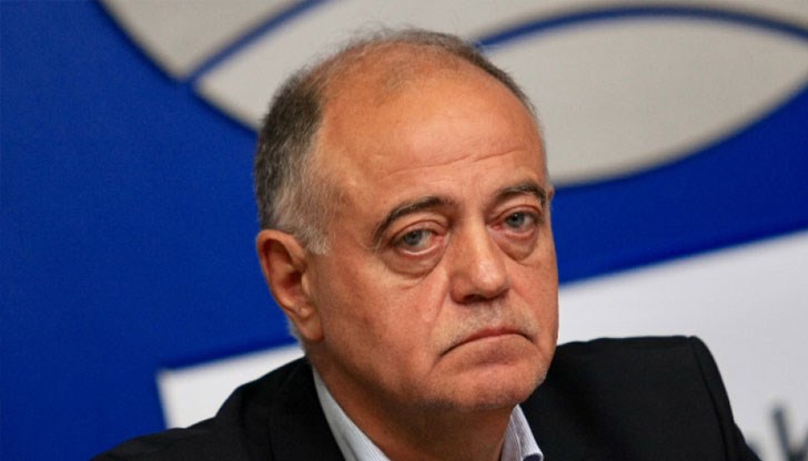 „Ние гласувахме против избора на Рашидов, защото по този начин управлението на законодателната власт отива в ръцете на ГЕРБ”, категоричен е ген. Атанасов „Ние гласувахме против избора на Рашидов, защото по този начин управлението на законодателната власт отива в ръцете на ГЕРБ”, категоричен е ген. Атанасов