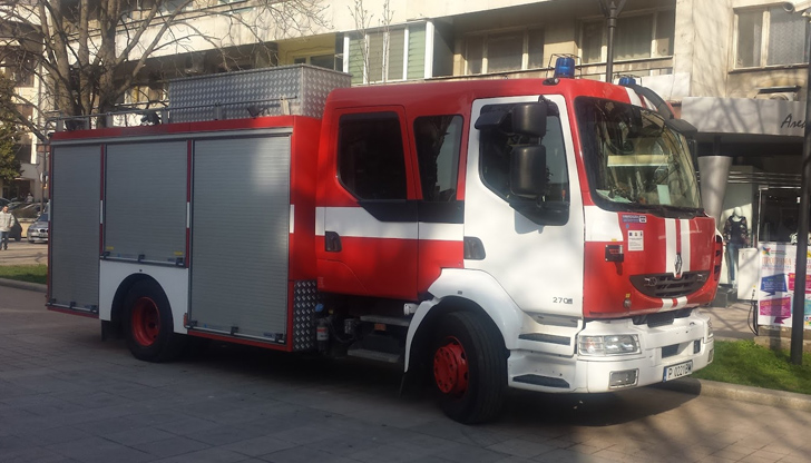 През изминалите две денонощия дежурните екипи на пожарната са отработили