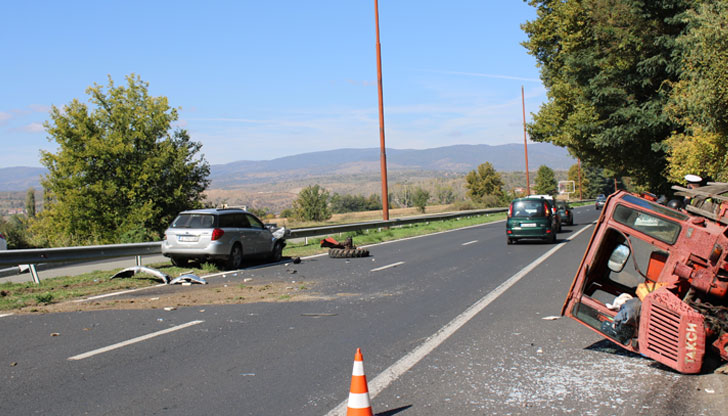 По чудо няма пострадали при инцидентаТрактор, тип щаситка причини катастрофа