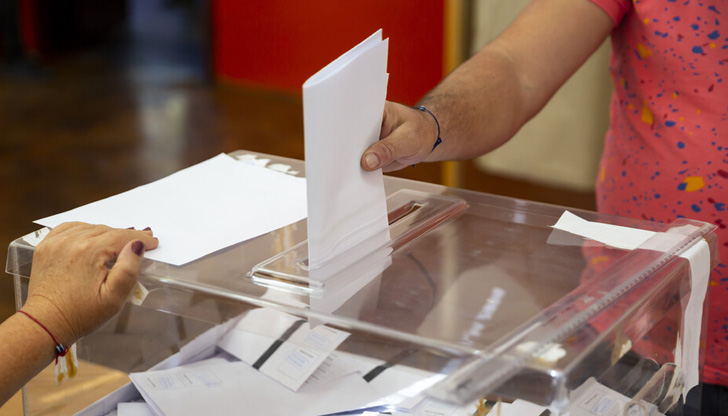 Там се е появил проблем с машината за гласуванеИзборният ден