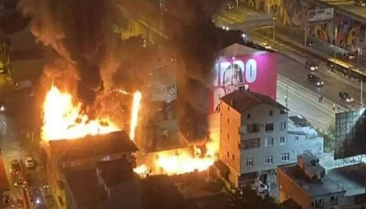 Причината за взрива може да е изтичане на газТрима души