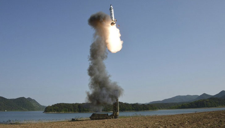 Съвместното учение предизвика и паника заради взрив на паднал преждевременно