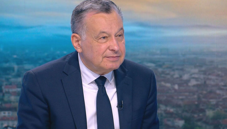 Само по щастлива случайност съпругата му, която е била в