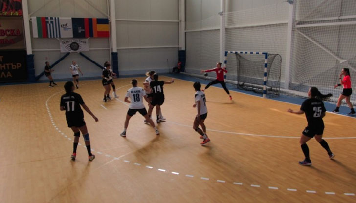 Момичетата на Виктория Жосан не успяха да се преборят с гръцкия